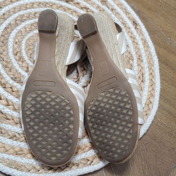 A2 by Aerosoles Women’s Boyzenberry, 6.5 Tan Wedge Sandals - Picture 9 of 10